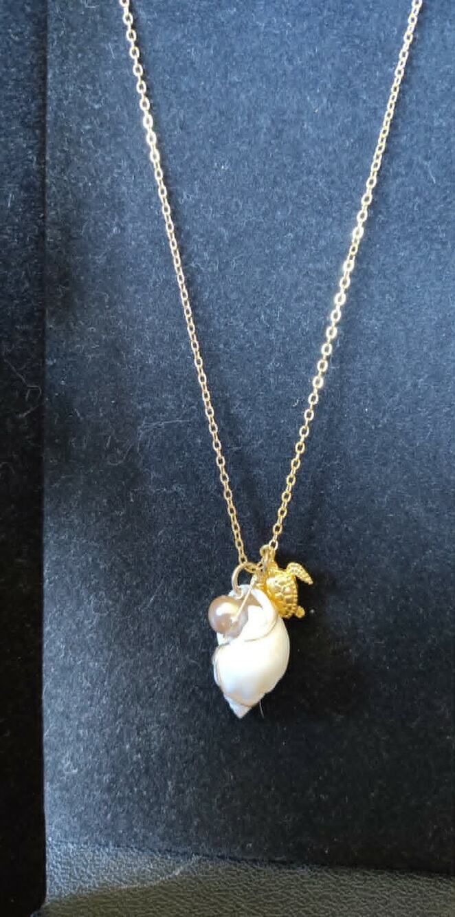 Vinted 22" gold-toned beach themed necklace, shell, pearl, turtle